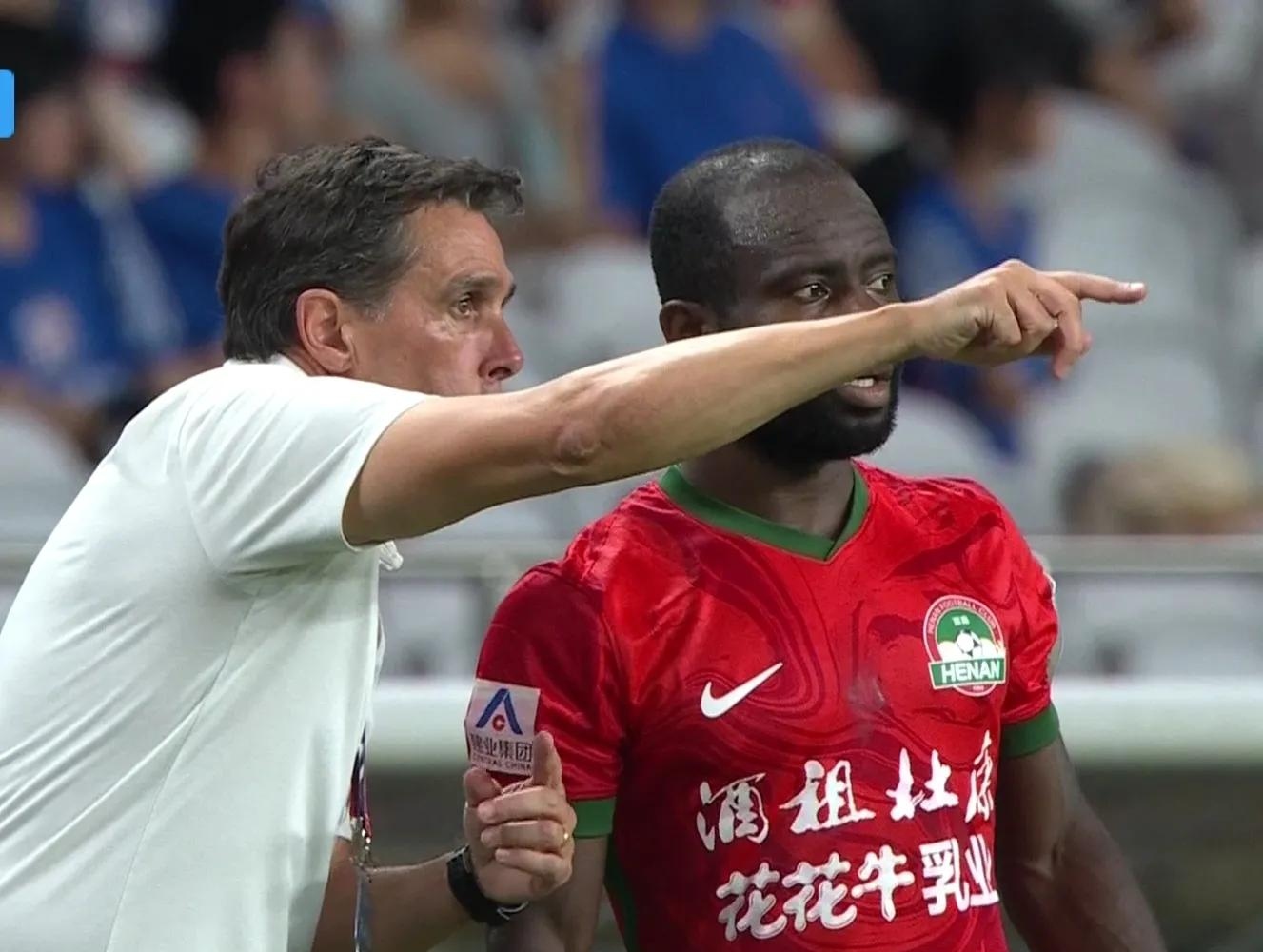 欧冠赛程吃紧，上海申花国际比赛日止住颓势，媒体盛赞，阵容厚度经受考验的简单介绍